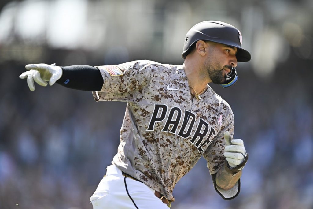 Giro muerto | Prick Castellanos jonronea en el noveno, Padres vencieron a Cards en el décimo