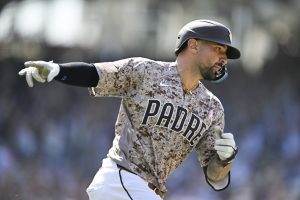 Giro muerto | Prick Castellanos jonronea en el noveno, Padres vencieron a Cards en el décimo