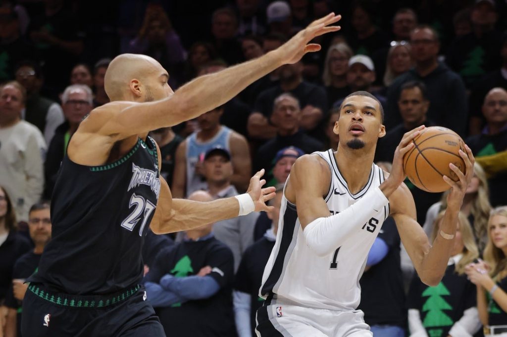Giro muerto | Spurs y Victor Wembanyama intentan responder en el importante juego 5 contra los Wolves