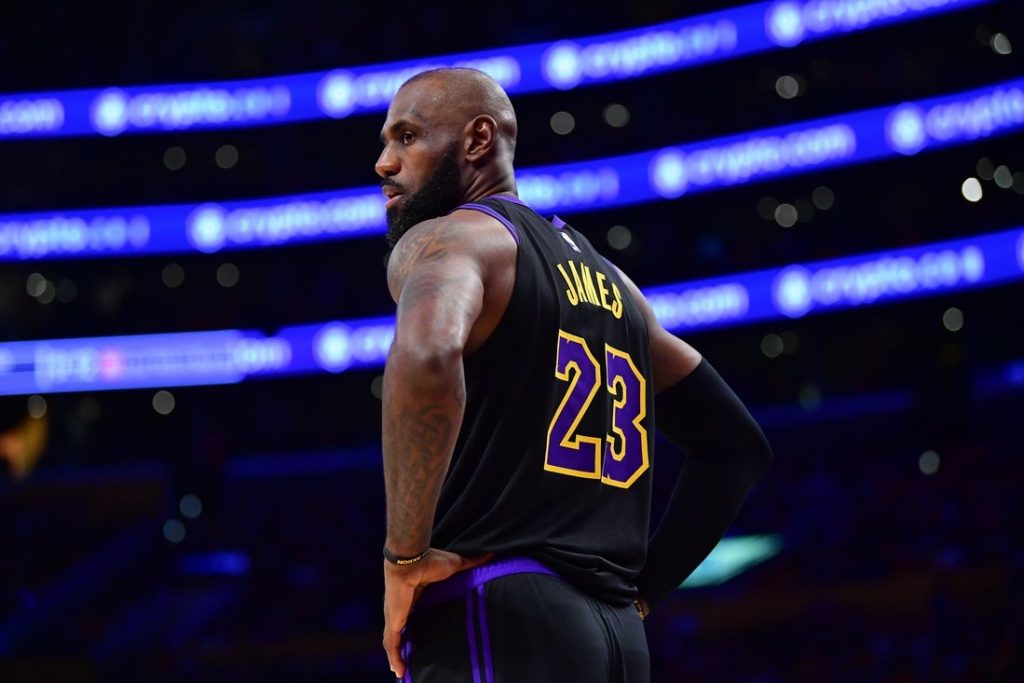 Giro muerto | LeBron James es favorito para ser cómplice la próxima temporada, pero aleja a los Lakers