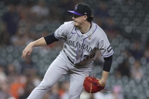 Giro muerto | Rockies Arena RHP Victor Vodnik (codo) en IL de 15 días