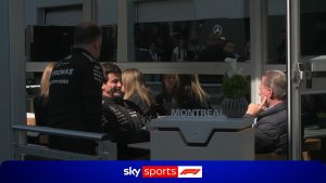Fórmula uno: Toto Wolff fue captado hablando con Jos Verstappen en el paddock