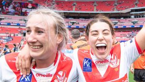 Las pioneras femeninas de St Helens, Jodie Cunningham y Emily Rudge, cantan su retiro de la liga de rugby