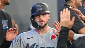 Los toleteros canadienses de los Marlins lideran la ofensiva en caja fuerte contra los Azulejos