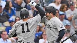 Los Yankees pegan 6 jonrones y 24 hits en la goleada 15-1 a los Reales