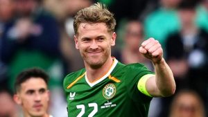 República de Irlanda 1-0 Qatar: Nathan Collins gana a The Boys en un pequeño salvamento amistoso verde ya que ambos lados se lesionan con 10 hombres