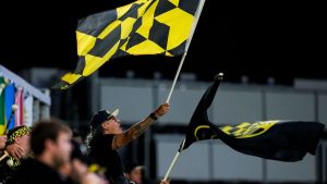 Experiencias: Adquisición a nivel nacional de una participación del 37 % en Crew con una valoración de 900 millones de dólares