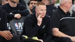 Informes: Magic elige al asistente de los Spurs, Sean Sweeney, como próximo entrenador en jefe