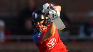 Inglaterra vs India: Alice Capsey y Heather Knight extienden el título con medio siglo mientras los anfitriones logran la serie T20