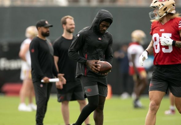 Informes: Brandon Aiyuk de los 49ers emitió orden de arresto por exceso de velocidad
