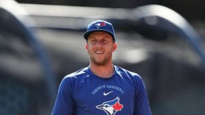 Myles Straw lanza golpes de arranque mientras los Azulejos presionan a los Bravos