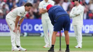 Inglaterra vs Nueva Zelanda: Nasser Hussain dice que el campo de Lord ‘ya no es moralmente suficiente’ para el cricket de prueba después de que desciendan 33 ventanillas en dos días
