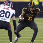 Los Redblacks operan una nueva ofensiva de agentes secretos cuando comienza la temporada contra Elks