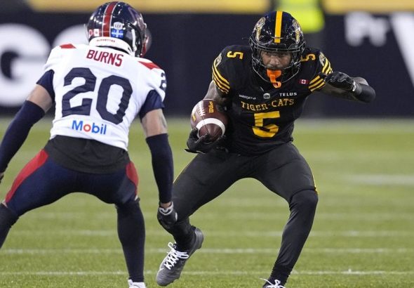 Los Redblacks operan una nueva ofensiva de agentes secretos cuando comienza la temporada contra Elks