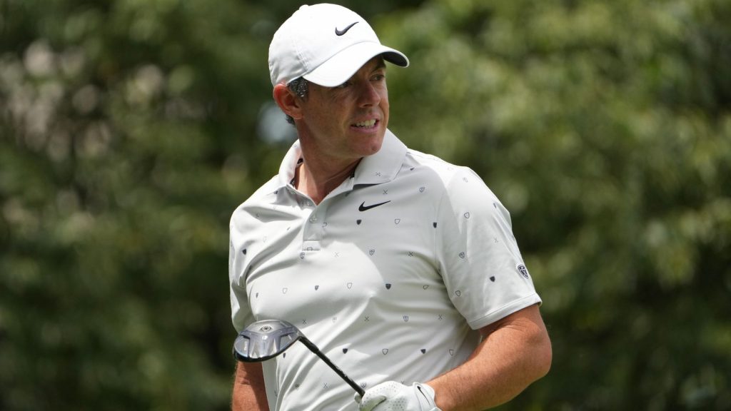 Partido conmemorativo: Rory McIlroy y Scottie Scheffler se cuelan por debajo del par antes de que el juego se suspenda debido a una tormenta