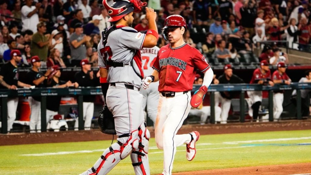 Los bates de los Diamondbacks despiertan a tiempo para protegerse de la barrida contra los Nacionales