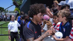 El defensa Chris Richards regresa a la práctica del USMNT