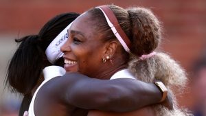 Queen’s Club: Serena Williams rendirá homenaje a su compañera Victoria Mboko después de que una lesión pusiera fin a la campaña de dobles ‘especial’