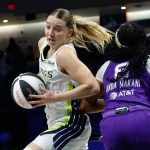 Paige Bueckers anota 31 goles, la mayor cantidad de la temporada, para liderar Wings over Mercury