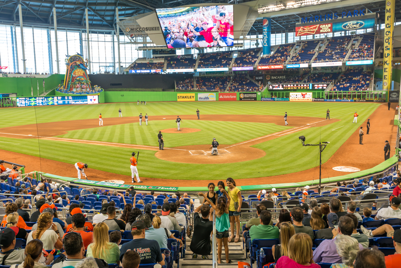 Los Marlins miran para aumentar el avance en el ranking contra los Piratas con Alcántara en el montículo