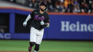 Las seis carreras impulsadas y el gran slam de Bo Bichette ayudan a los Mets a vencer a sus rivales Bravos
