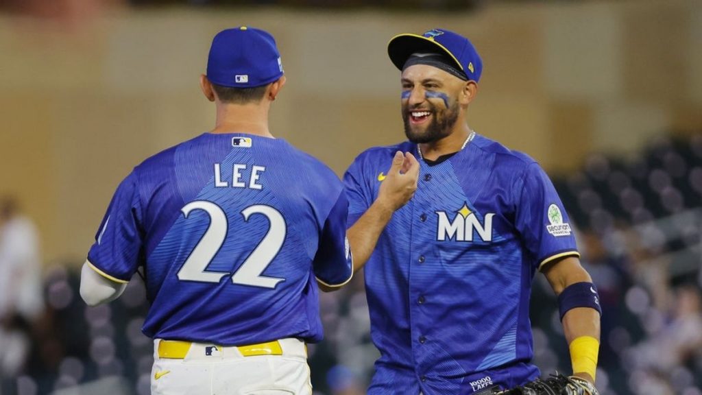 Con la motivación de los jonrones en la octava entrada, los Mellizos superan a los Cardenales