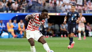El doblete de Folarin Balogun envía a Estados Unidos a la goleada inaugural del Mundial