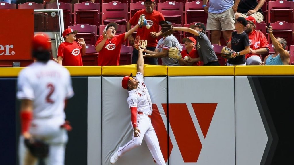 Tres jonrones solitarios le dan a los Diamondbacks una victoria sobre los Rojos