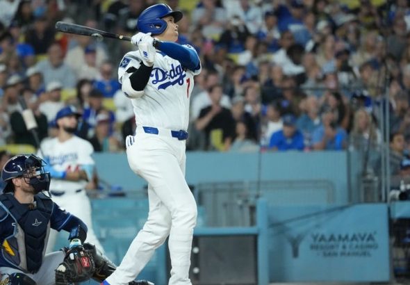 El jonrón de Shohei Ohtani envía a los Dodgers a 1-0 sobre los Rays