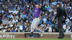 Los Rockies borran el déficit inicial para derrotar a los Cachorros