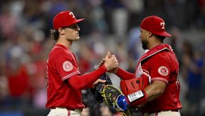 Los Rangers siguen respondiendo y derrotan a los Padres en un asunto de alta puntuación