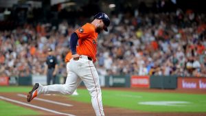 Jeremy Peña dispara 2 jonrones mientras los Astros se alejan de los Guardianes