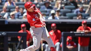 Sal Stewart y los Rojos se liberan en la goleada sobre los Yankees