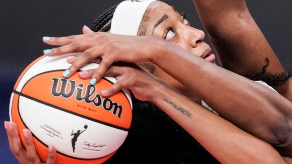 Rhyne Howard y Dream siguen calientes contra Caitlin Clark y Fever