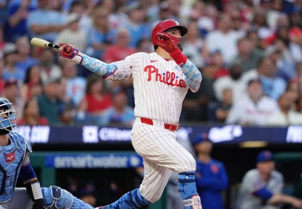 Los Filis batean a los Mets a espaldas de Kyle Schwarber y Bryce Harper