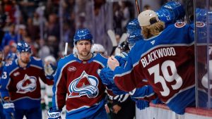 Avalanche transfiere a Jack Drury a Predators por 2 selecciones históricas de primera ronda