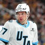 Los Bruins impactan a Colossal F JJ Peterka por 2 rondas de primera ronda