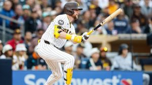 Los Padres sacaron a IF Jake Cronenworth de IL por conmoción cerebral