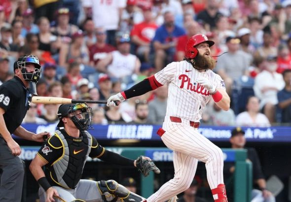 Trea Turner jonronea una vez más mientras los Filis enfrentan a Paul Skenes y Piratas