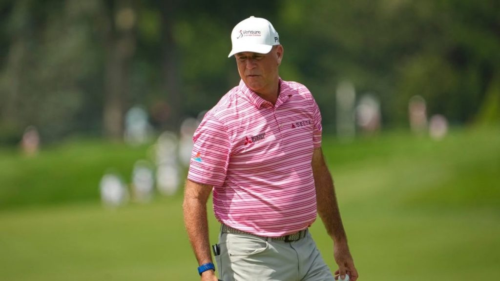 Stewart Cink y Charlie Wi comparten el liderato de primera ronda en US Senior Delivery