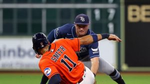Rays fuera en vivo para tartamudear la historia Astros en duelo de lanzadores por noveno salvamento consecutivo