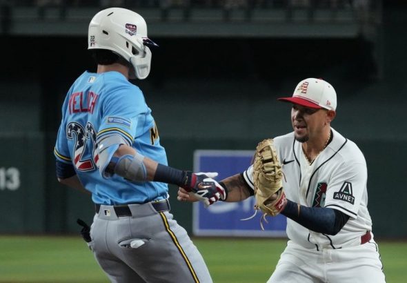 Adrián Del Castillo pega jonrón de tres movimientos para impulsar a los Diamondbacks a superar a los Cerveceros