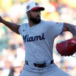 Sandy Alcántara y Otto López lideran a los Marlins ante los Atléticos en apuros