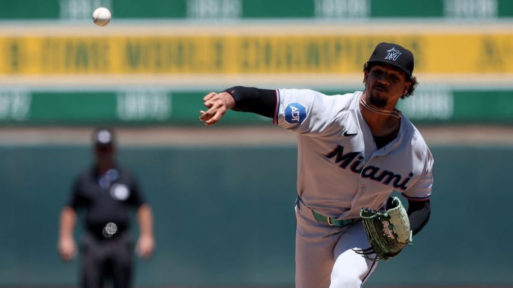 Eury Pérez lanza 7 entradas inspiradoras, los Marlins se alejan Atléticos