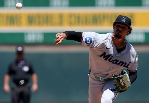 Eury Pérez lanza 7 entradas inspiradoras, los Marlins se alejan Atléticos