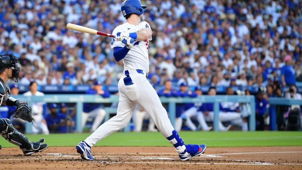 El hit de desempate de Mookie Betts envía a los Dodgers a compilar la serie sobre los Rockies