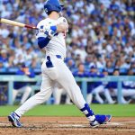 El hit de desempate de Mookie Betts envía a los Dodgers a compilar la serie sobre los Rockies