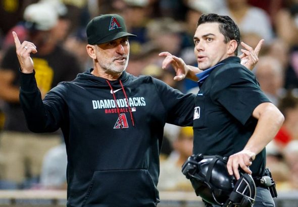 El manager de los D-backs, Torey Lovullo, expulsado por discutir una decisión negativa