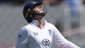 Inglaterra se esfuerza en el segundo día de la Prueba Femenina en Lord’s mientras la India dominante amplía su ventaja a 269