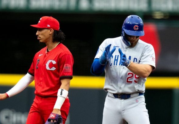 El jonrón de Alex Bregman en la séptima entrada permite que los Cachorros derroten a los Rojos